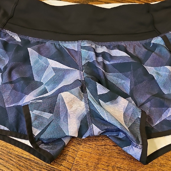 lululemon atheletica Drop It Low athletic shorts Pretty Prism Multi Black print - Picture 10 of 10